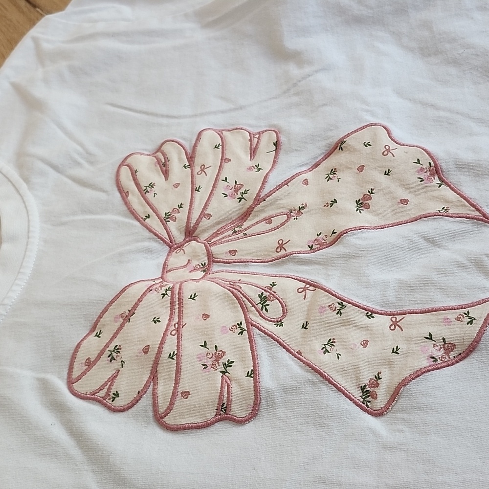 White Shirt with Pink Bow Design, Xl - Picture 2 of 6